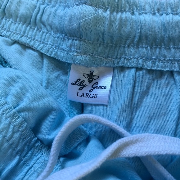 Lily Grace Shorts bundle - Picture 3 of 5